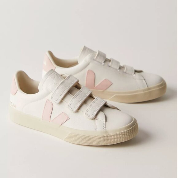 NWOB Veja Recife sneakers in extra white/petale EU 40 US 9 - Picture 1 of 6